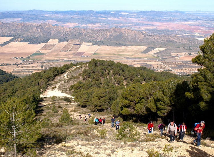 El PP busca compatibilizar la escalada en Sierra Salinas con la protección del medio ambiente