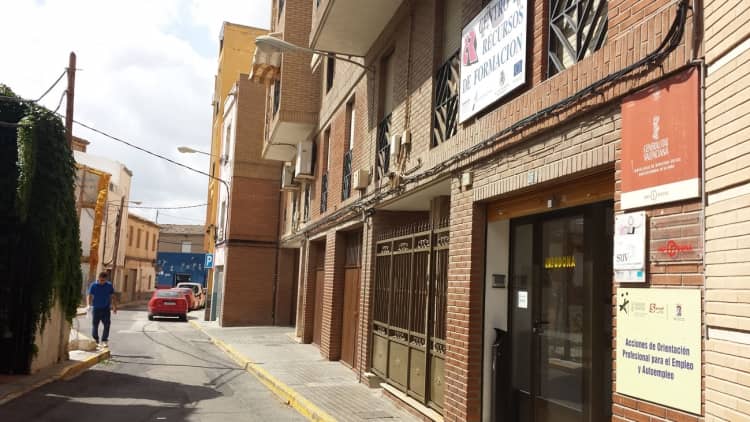 La Generalitat clausura la oficina  Infodona en Villena