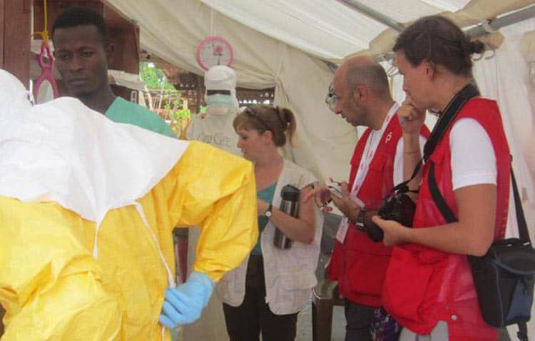 El Ayuntamiento otorga una ayuda a Cruz Roja de 14.000 euros para la lucha contra el ébola
