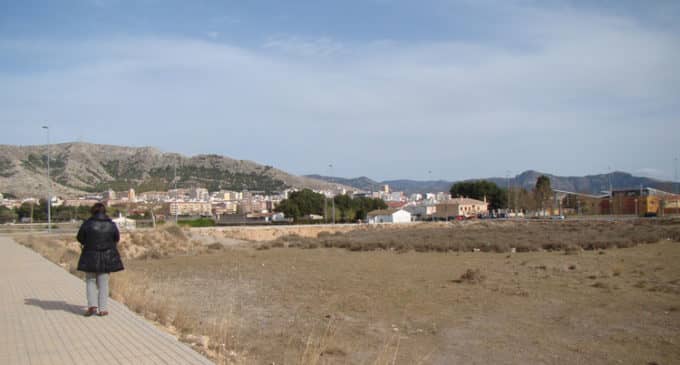 Villena cederá un solar ubicado en Prado de la Villa para la construcción el parque de Bomberos