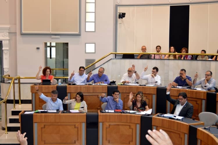 Se aprueba por unanimidad la moción socialista para que se acometa la adecuación de la A31 entre Villena y Alicante