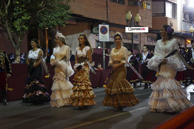 Andaluces, se alza con el premio a la mejor comparsa de las fiestas 2016