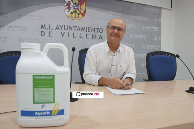 Molina reconoce que el Ayuntamiento compró el herbicida desautorizado “por error”