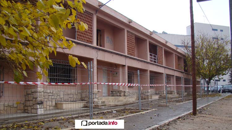 Villena pide la demolición de las 20 viviendas de los Peones Camineros