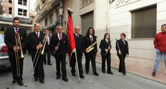 Por primera vez la Unión Musical y Artística de Sax con motivo de Santa Cecilia recoge a un músico fuera de su localidad