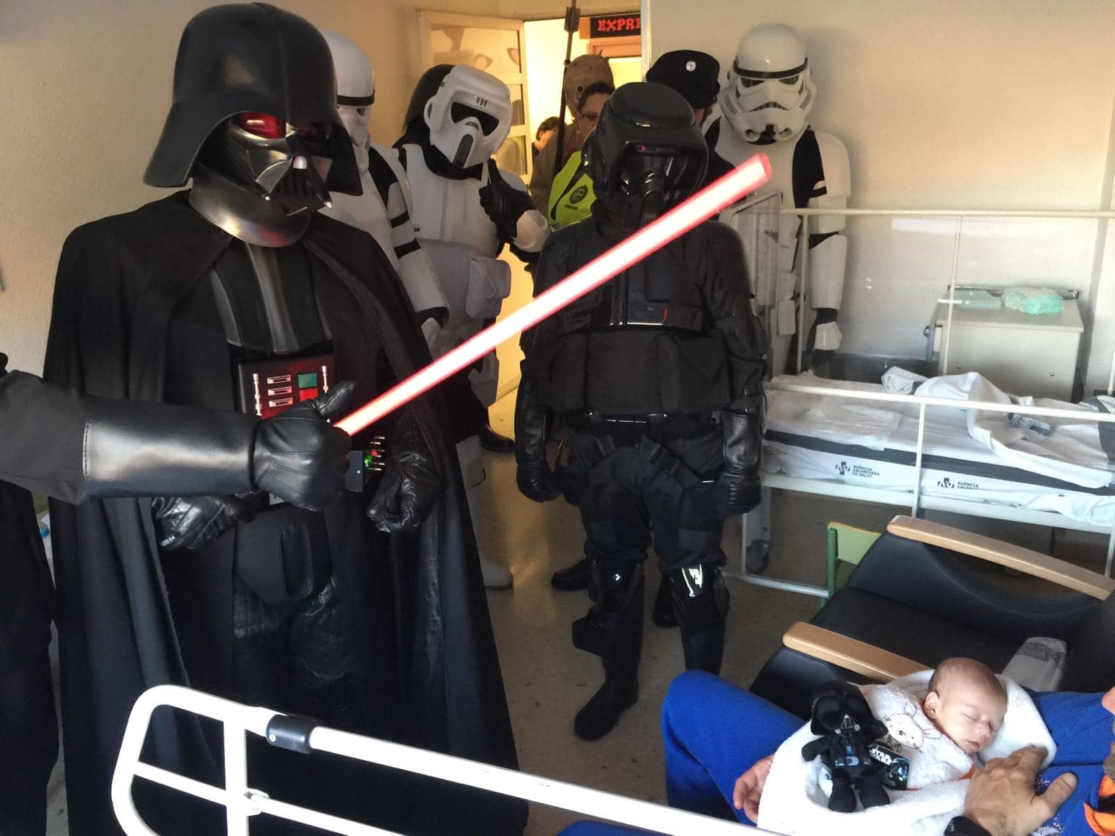 La Fuerza visita el Hospital de Elda