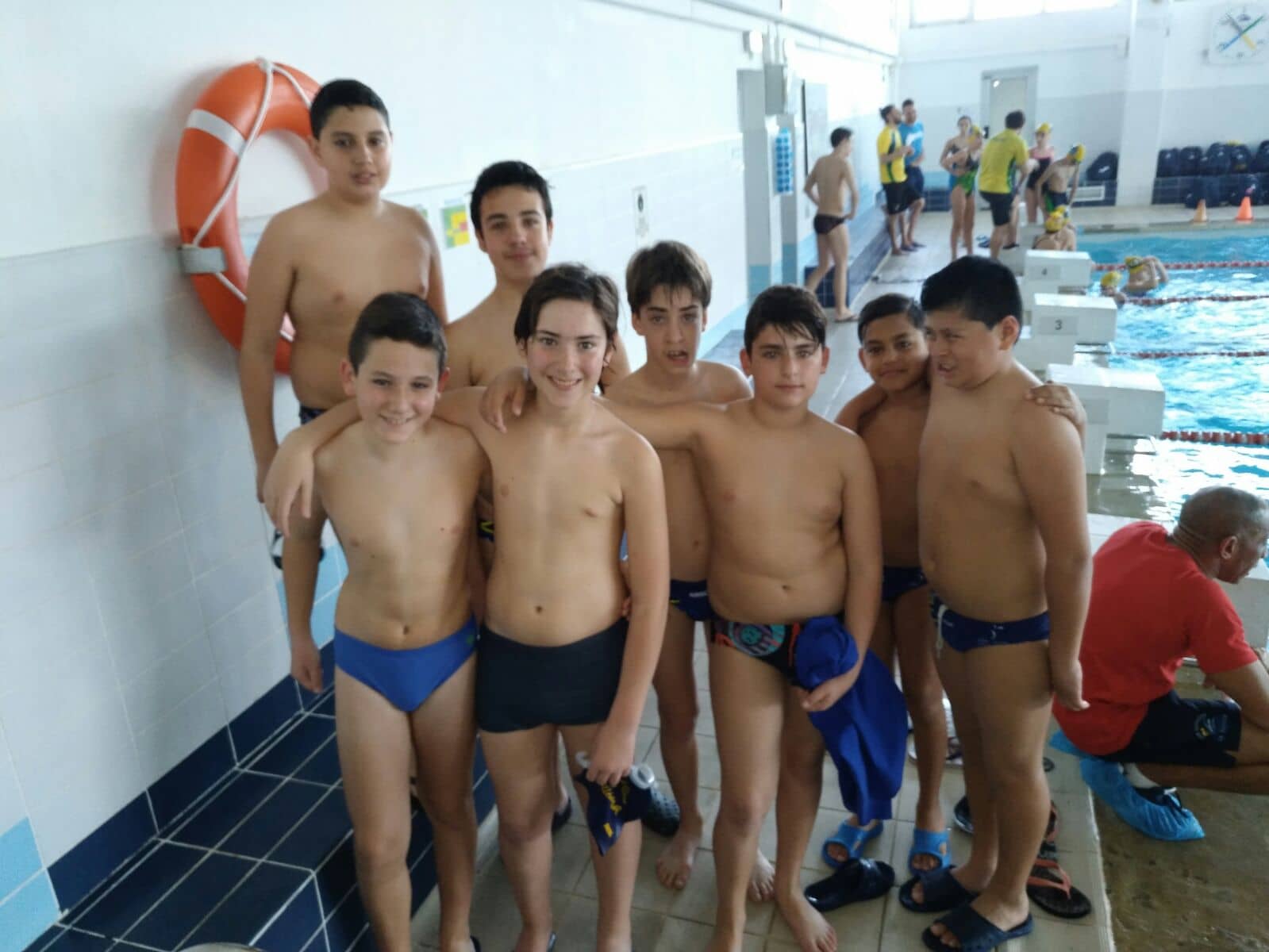 Espectaculares actuaciones de los nadadores del Club Natación Villena
