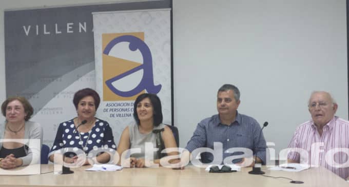 Villena Cuéntame entrega a la asociación de Alzheimer 4060 € en su acción solidaria anual