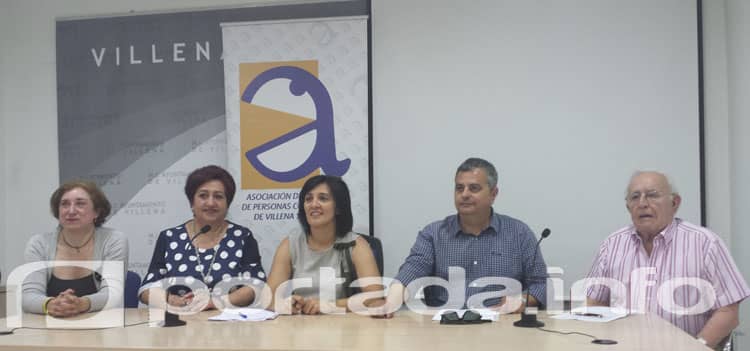 Villena Cuéntame entrega a la asociación de Alzheimer 4060 € en su acción solidaria anual
