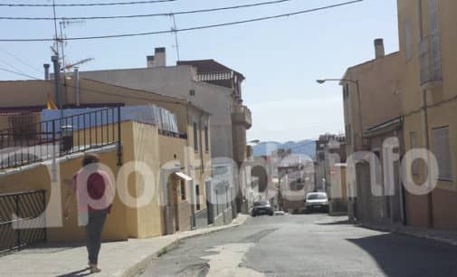 Vecinos de la calle San Fulgencio piden mejorar la seguridad en la vía