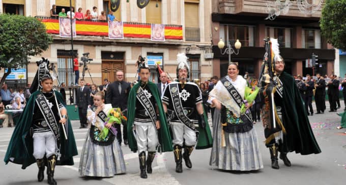 Moros Viejos y Cristianos de Villena ponen música a su 175 aniversario
