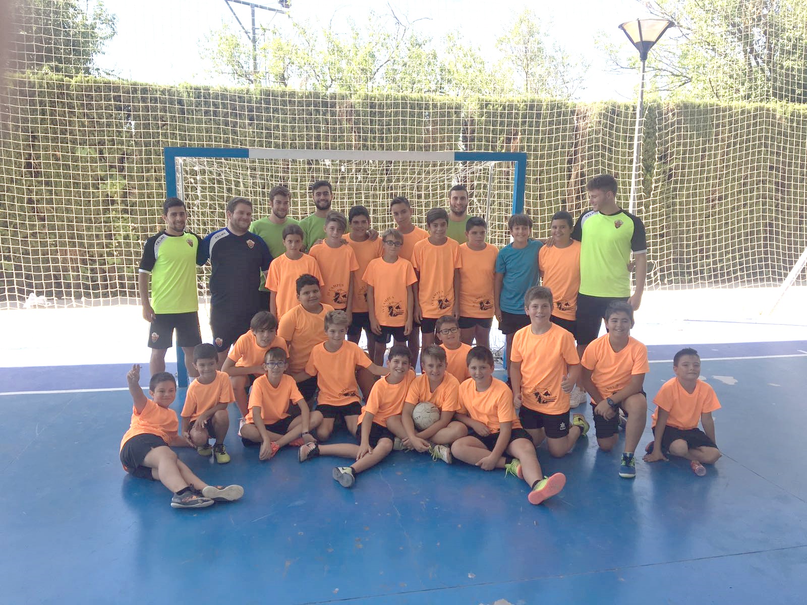 Varios jugadores y el entrenador del Elche F.S. visitan el 4º Campus del Bel-liana Fútbol Sala