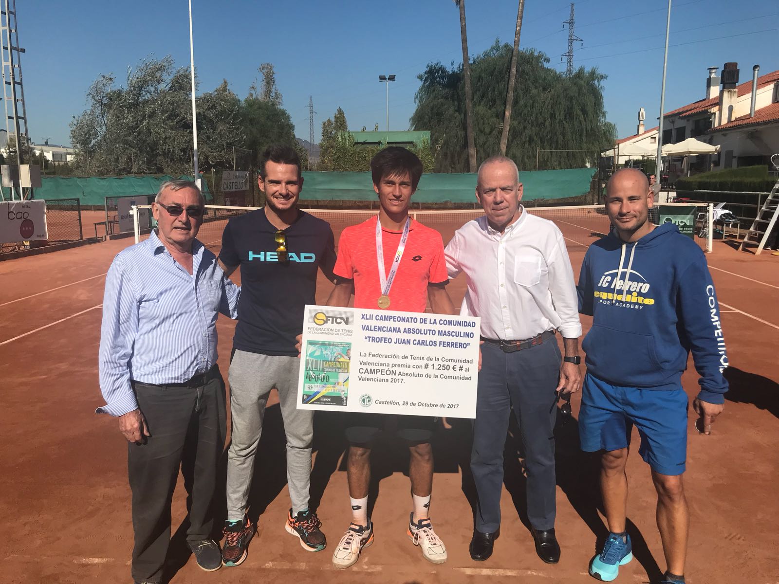 Carlos Sánchez se proclama campeón absoluto de tenis la Comunidad Valenciana