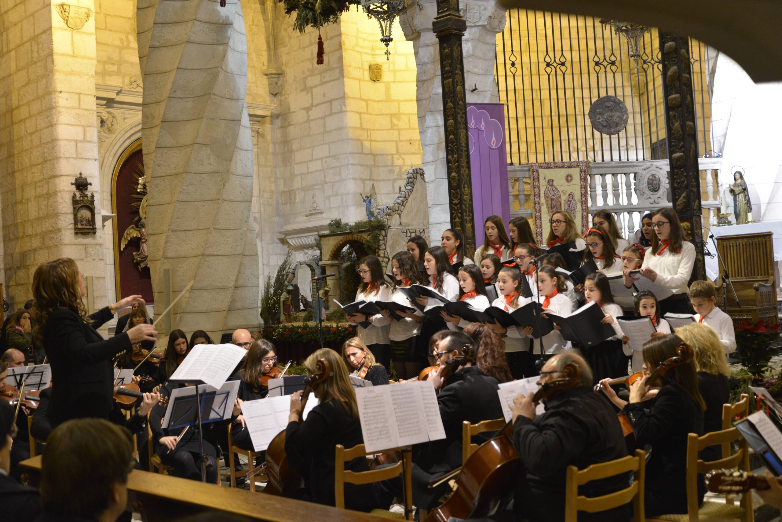 La Orquesta de la Sociedad y el Coro de las Paulas realizan un concierto a Beneficio de Cáritas