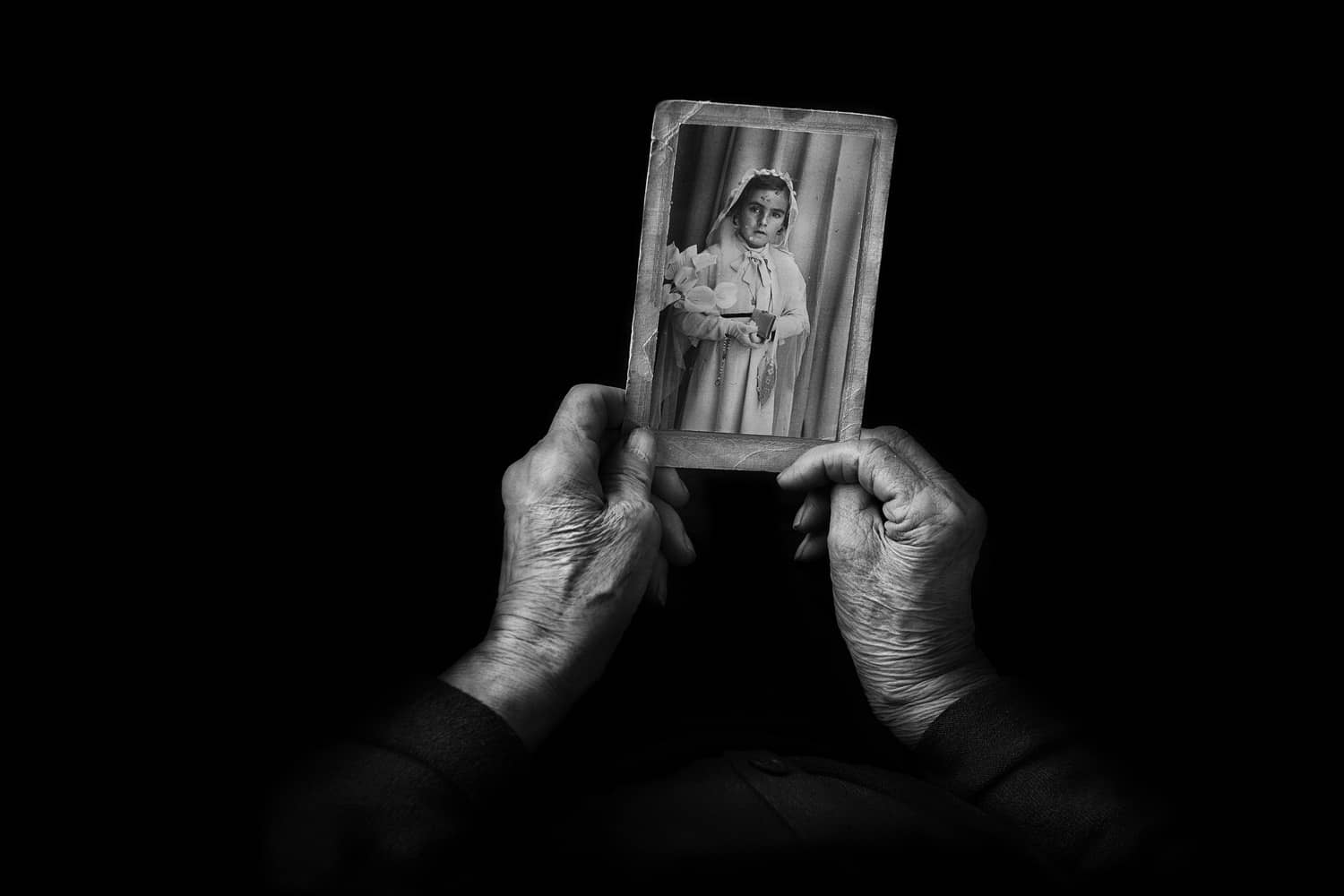 “Recuerdos de Infancia” de Miquel Planells gana el VII Concurso Internacional de Fotografia Helie Salas