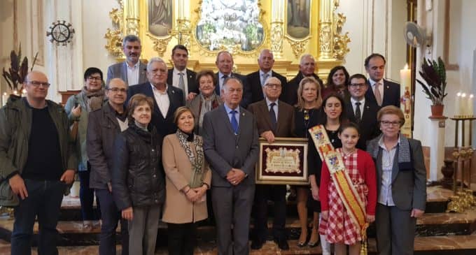 La Junta de la Virgen acredita a Antonio Ferriz como Socio de Honor