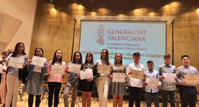 11 escolares de Villena galardonados en los Premios al Rendimiento Académico en Alicante