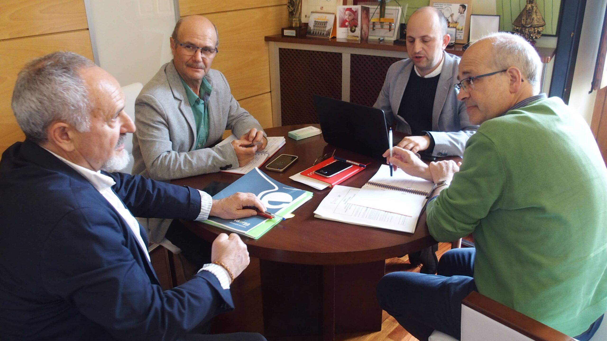 El director general de Cambio Climático visita Villena para abordar la normativa europea de residuos
