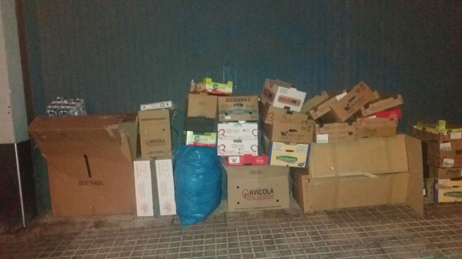 El PSOE denuncia que el cartón va directamente al vertedero sin reciclar