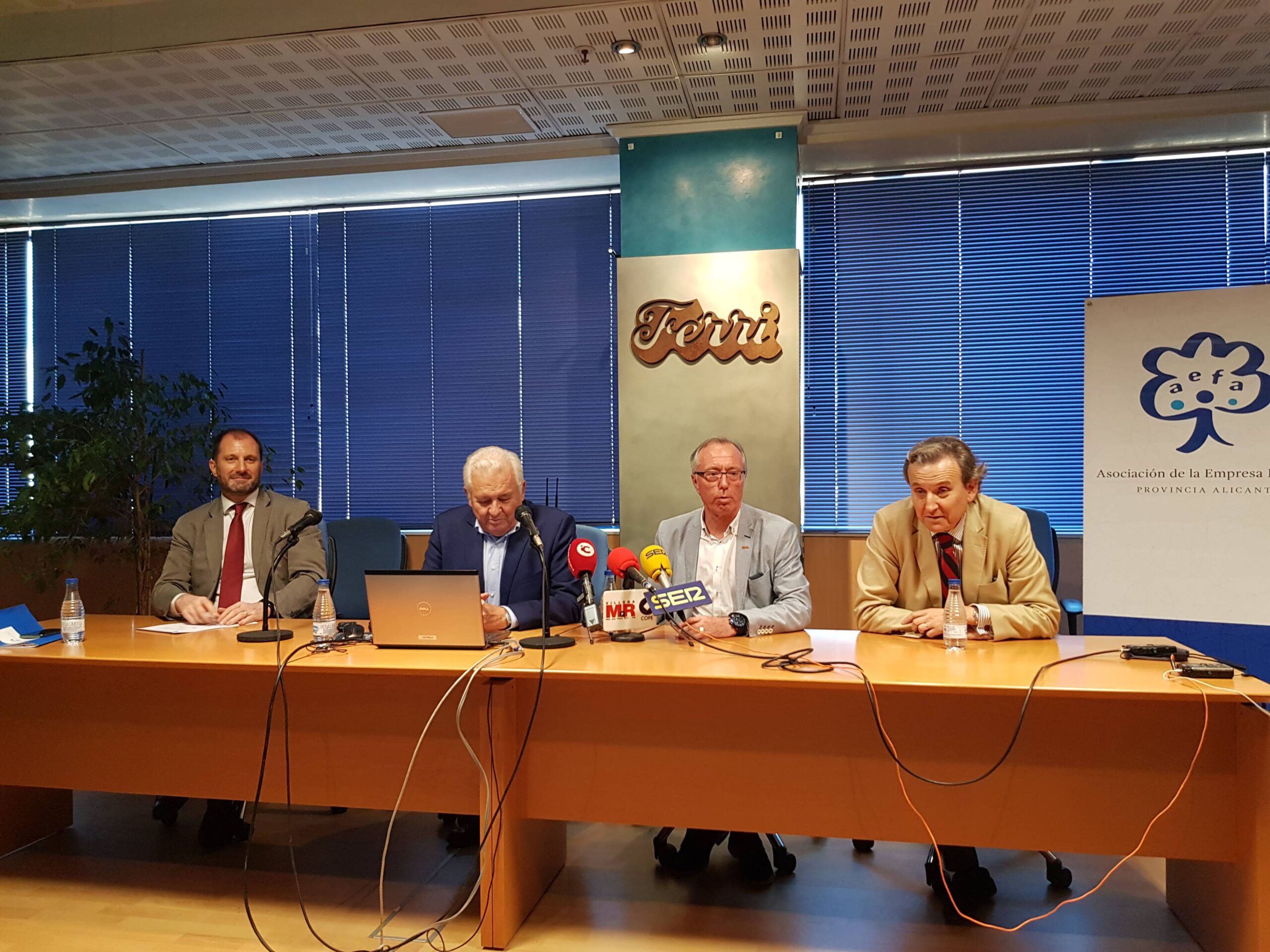 La asociación de la empresa familiar de la provincia de Alicante reivindica la reducción del impuesto de sucesiones