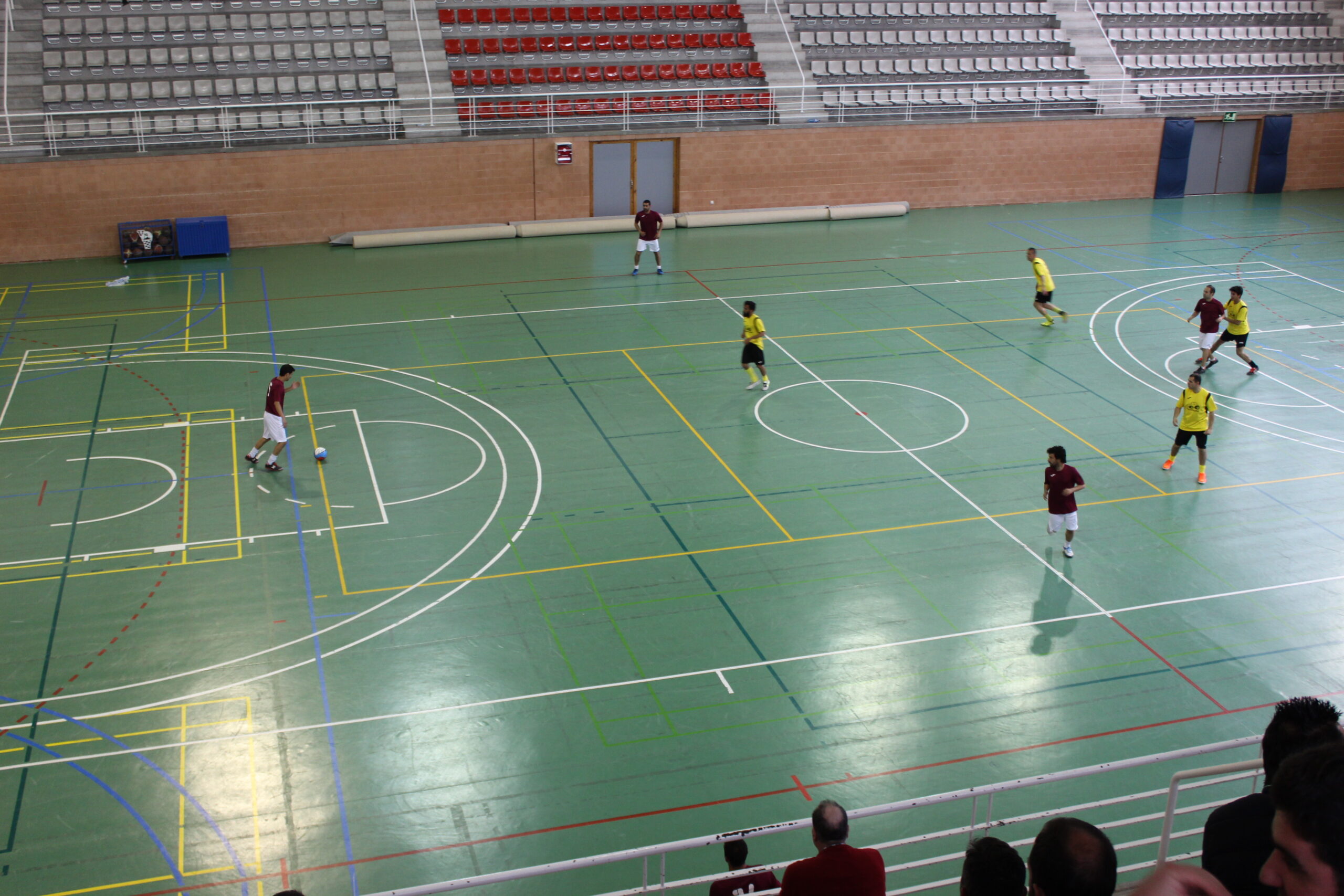 Organizan las 24 horas de fútbol sala en el Pabellón Cubierto de Villena