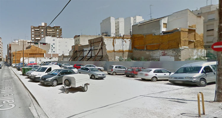 El Ayuntamiento ubicará unos bolardos en el solar de la calle San Cristóbal