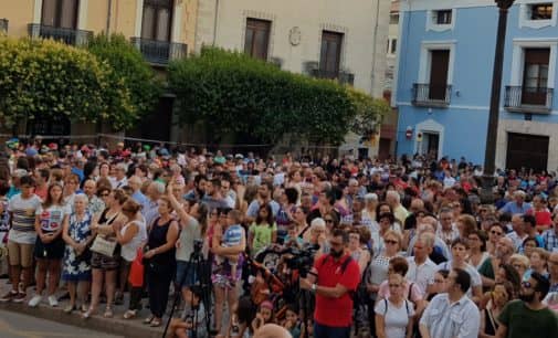 Tres mil vecinos se concentran por una mayor seguridad de los ciclistas en la carretera y en homenaje a Toni Díaz