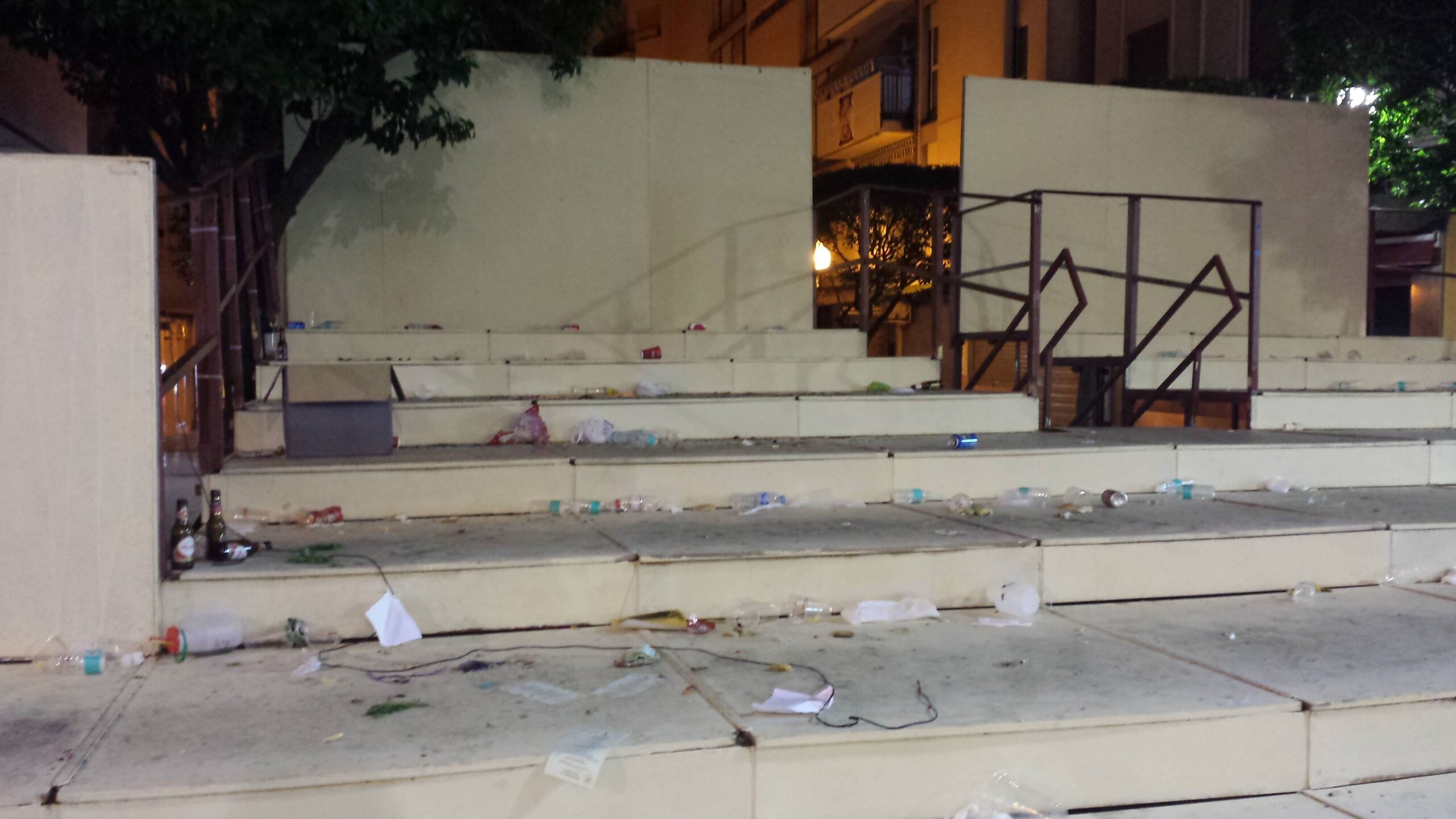 El Ayuntamiento dejará de prestar servicio en Fiestas a las comparsas que no cumplan el horario de recogida de basura
