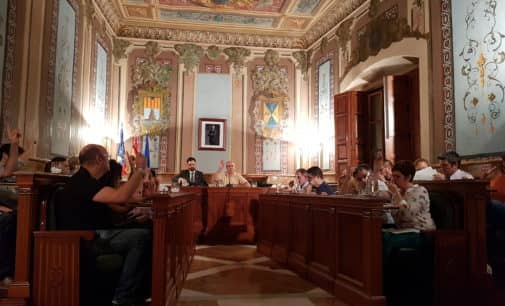 Marca Villena genera un bronco debate entre la edil de Desarrollo y los concejales de la oposición