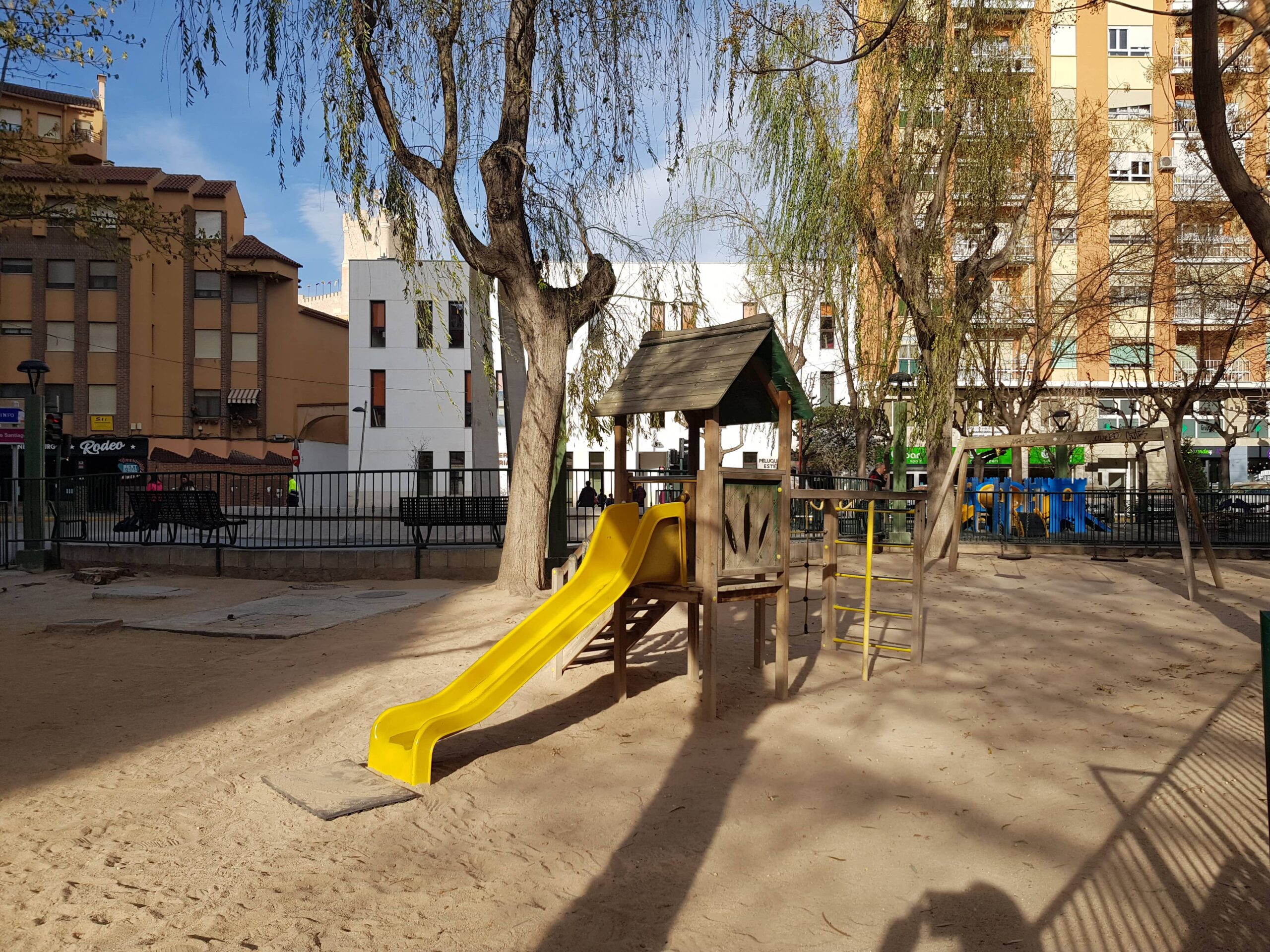 El Ayuntamiento invertirá 87.000 euros en adecuar el parque infantil de la Plaza del Rollo