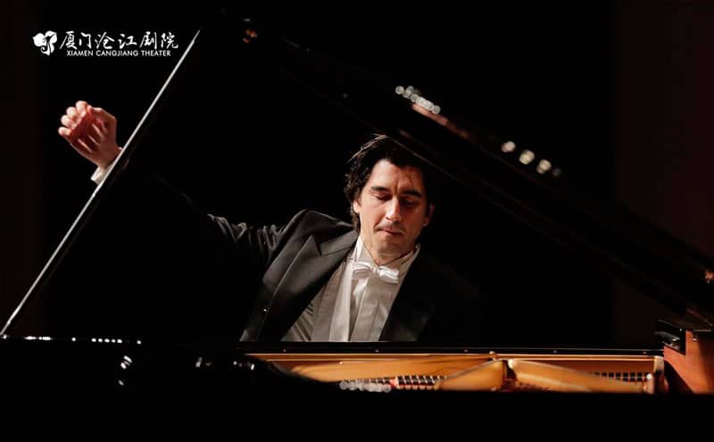 El pianista Pablo Amorós actúa en el Teatro Chapí con “Noche Española”