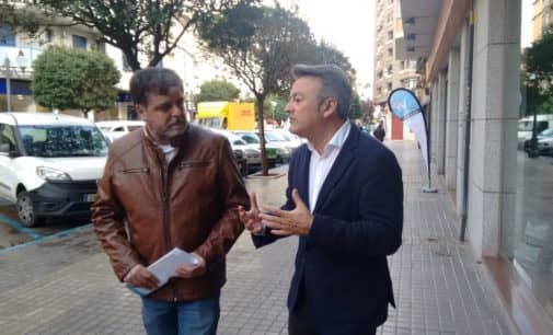 El PSOE considera prioritario reurbanizar la calle Corredera y aumentar el aparcamiento para potenciar el comercio