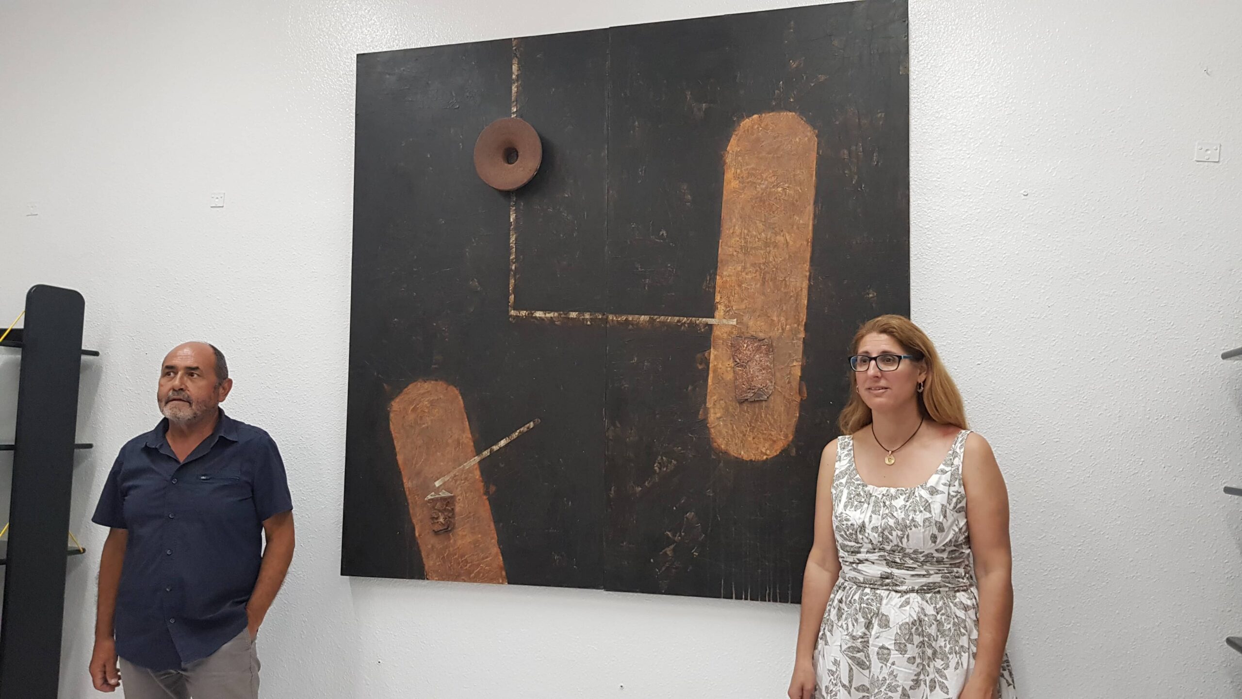 El villenense, Paco Martínez, dona un cuadro al Ayuntamiento valorado en 3.000 euros
