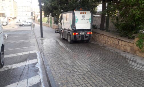 El Ayuntamiento paraliza el pago de 6.100 € por el renting de dos vehículos del servicio de limpieza