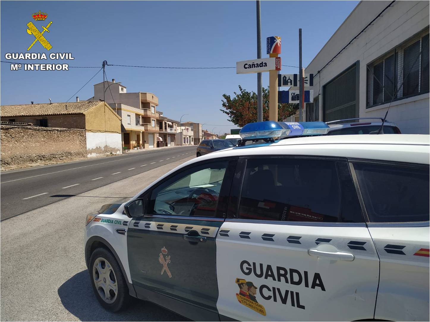 La Guardia Civil detiene a tres hombres por robar, amordazar y detener de forma ilegal a dos jóvenes en Cañada