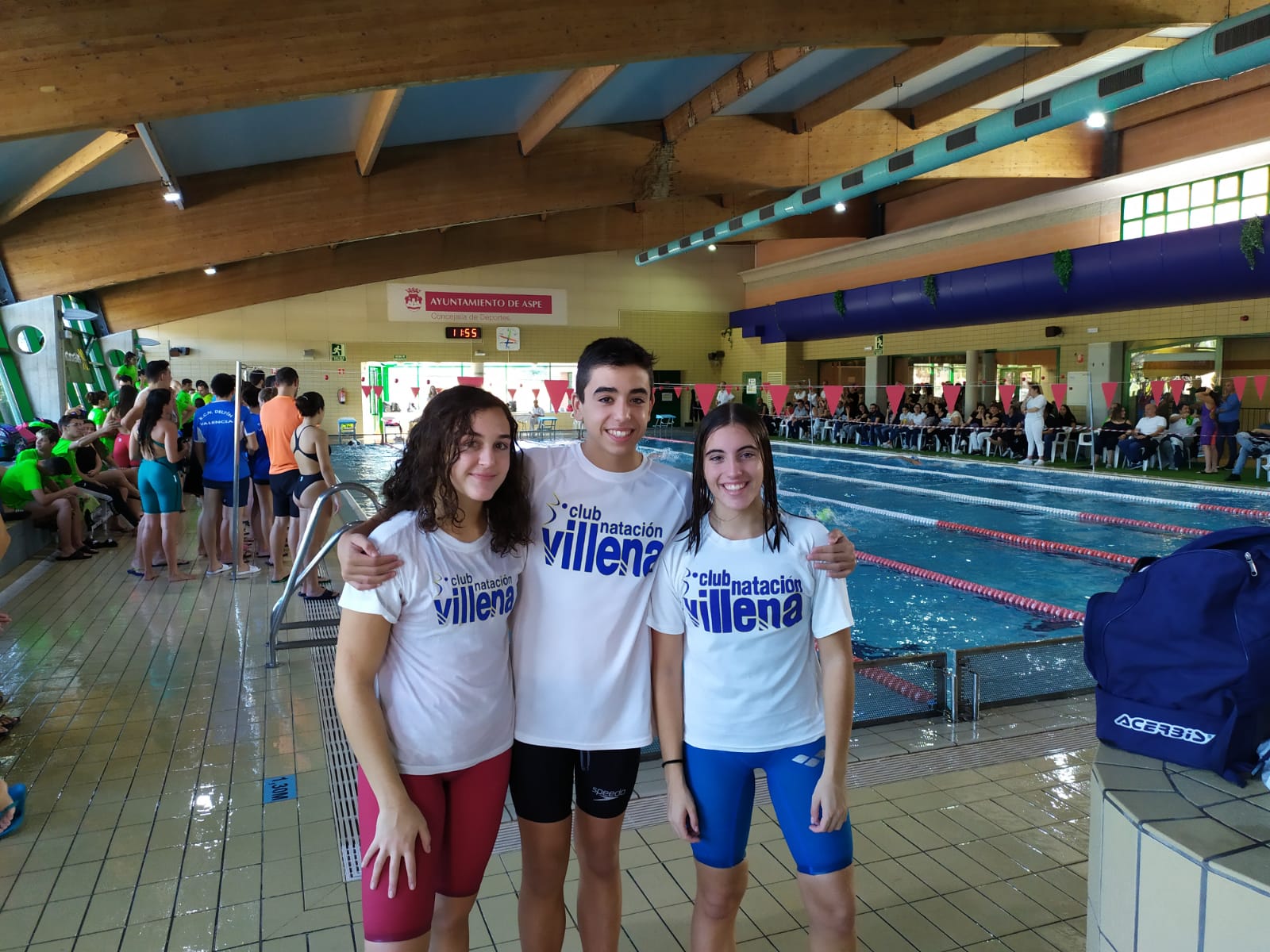 Los nadadores del Club Natación Villena mejoran marca en el Memorial Tomás Martínez de Aspe
