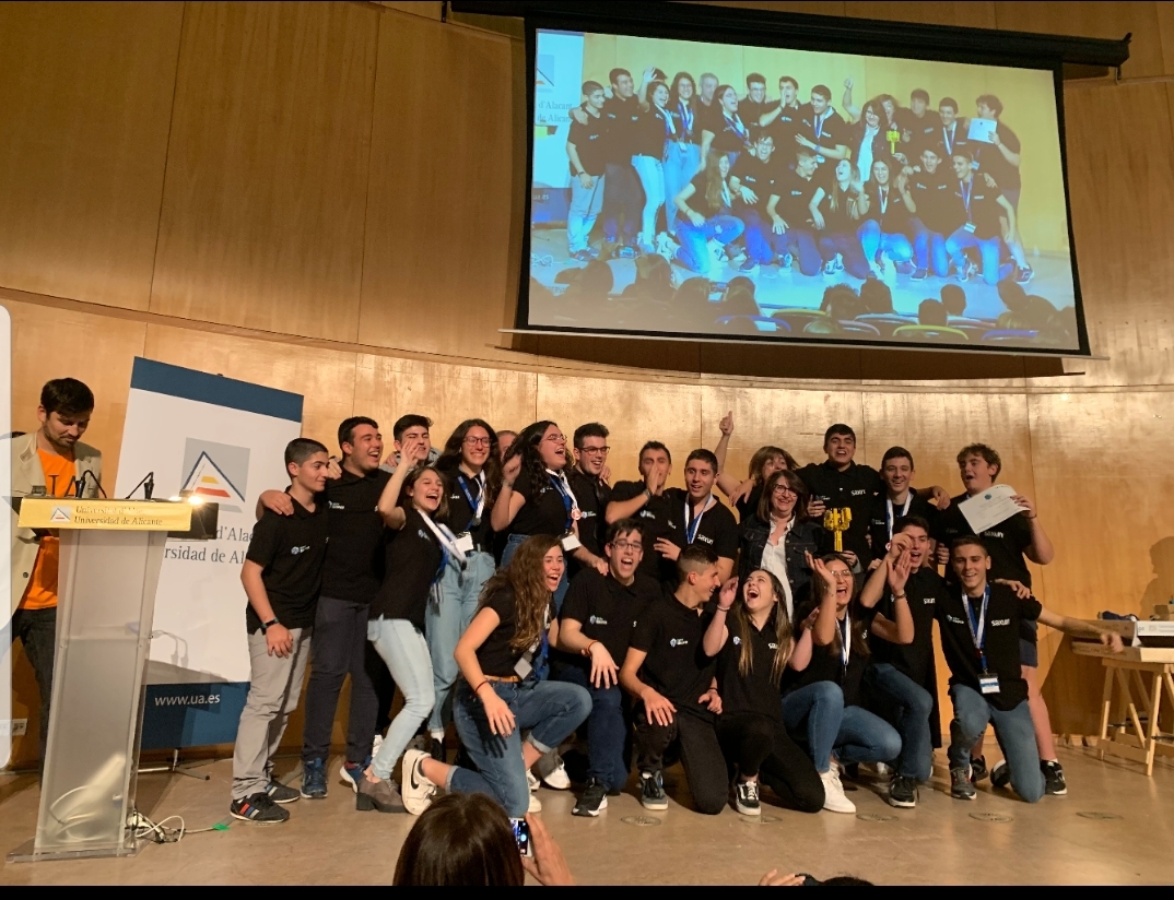Roboluti On, del IES Hermanos Amorós de Villena, gana la fase provincial de la First Lego League celebrada en la Universidad de Alicante 