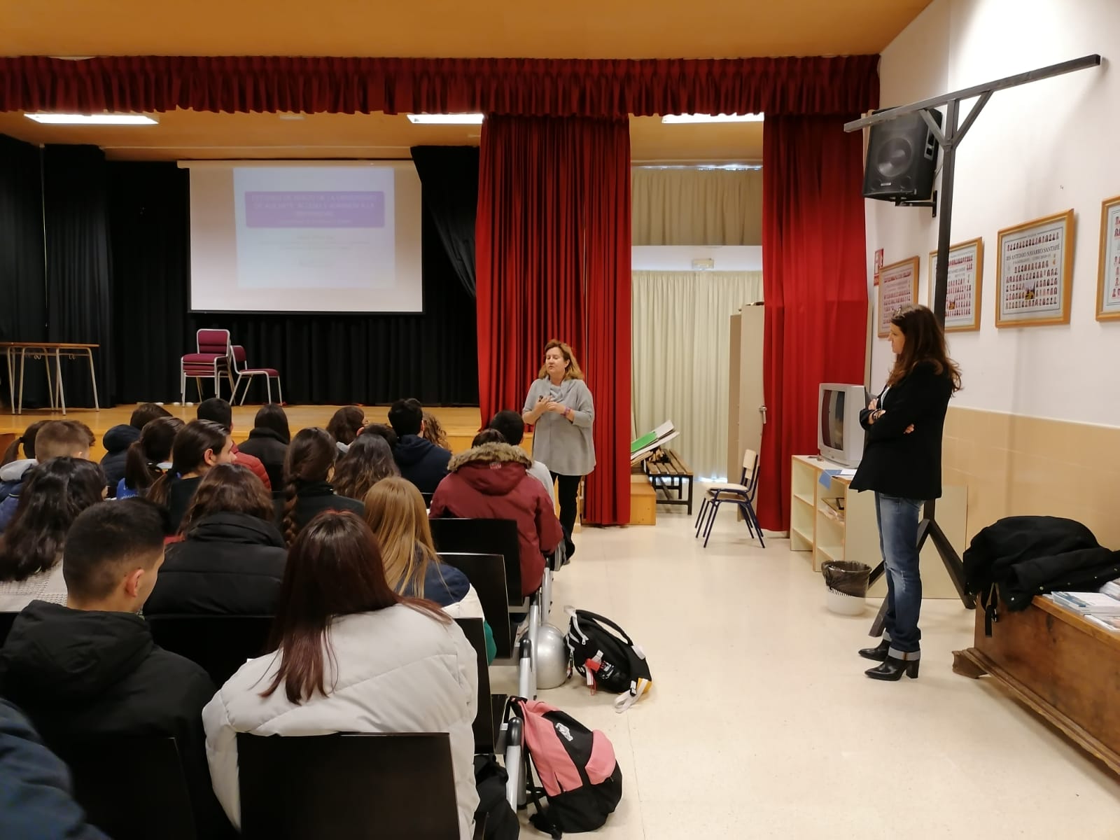 La Universidad de Alicante se acerca a los estudiantes de segundo de Bachillerato de Villena