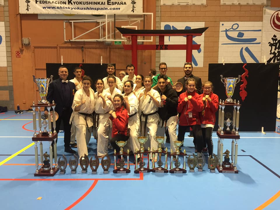 Los karatekas triunfan en el Campeonato de España