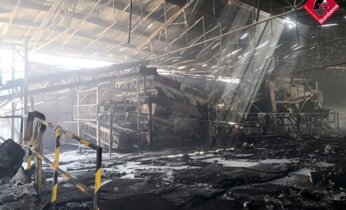Incendio en una nave de residuos en Villena