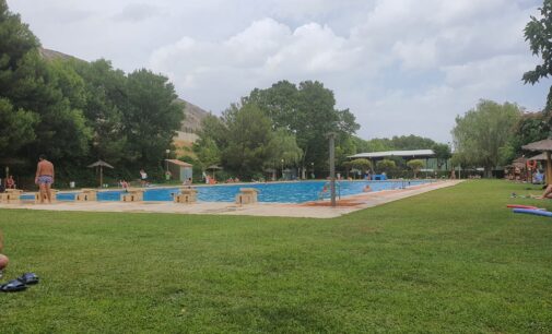 Más de 1.000 usuarios visitan la piscina municipal en su primera semana de apertura
