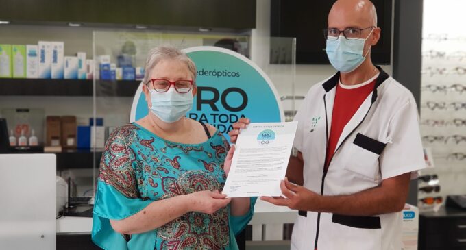 Federopticos Sanchiz entrega el premio de unas gafas progresivas gratis para toda la vida
