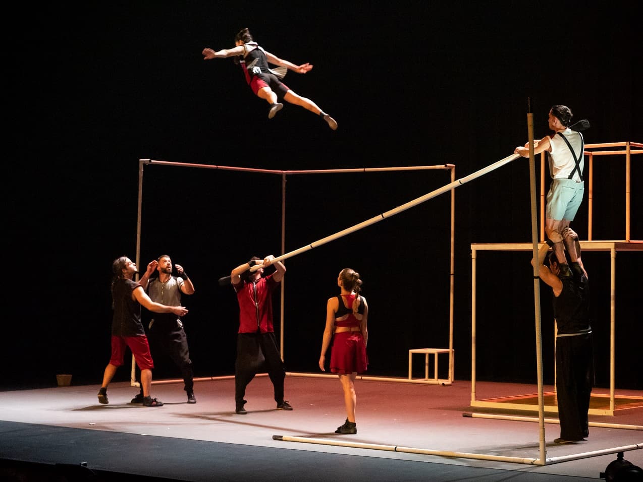 El Teatro Chapí vuelve a subir el telón con el espectáculo de circo “ÁUREO