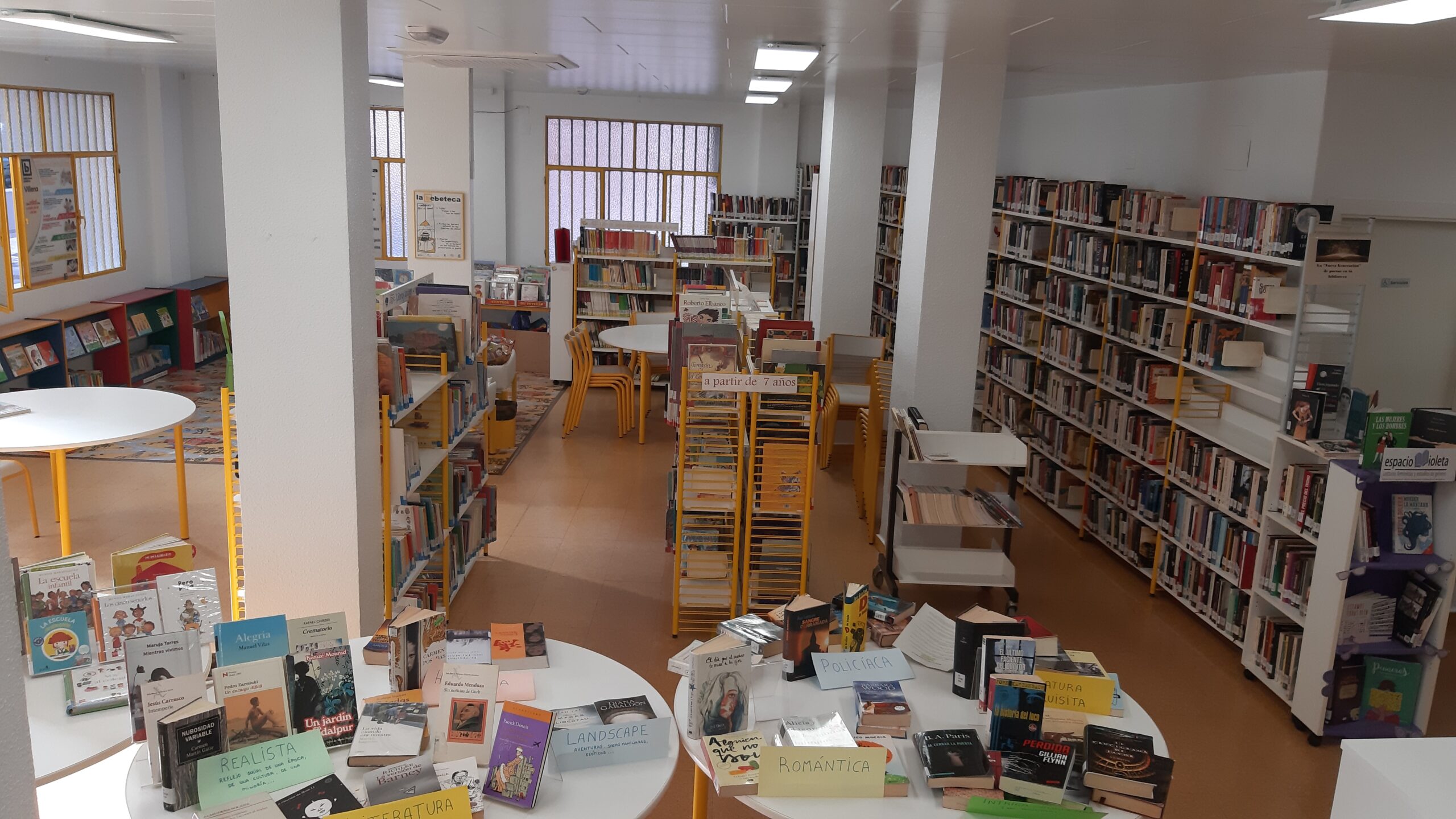Las Bibliotecas de Villena habilitan un espacio  dedicado a obras escritas por mujeres