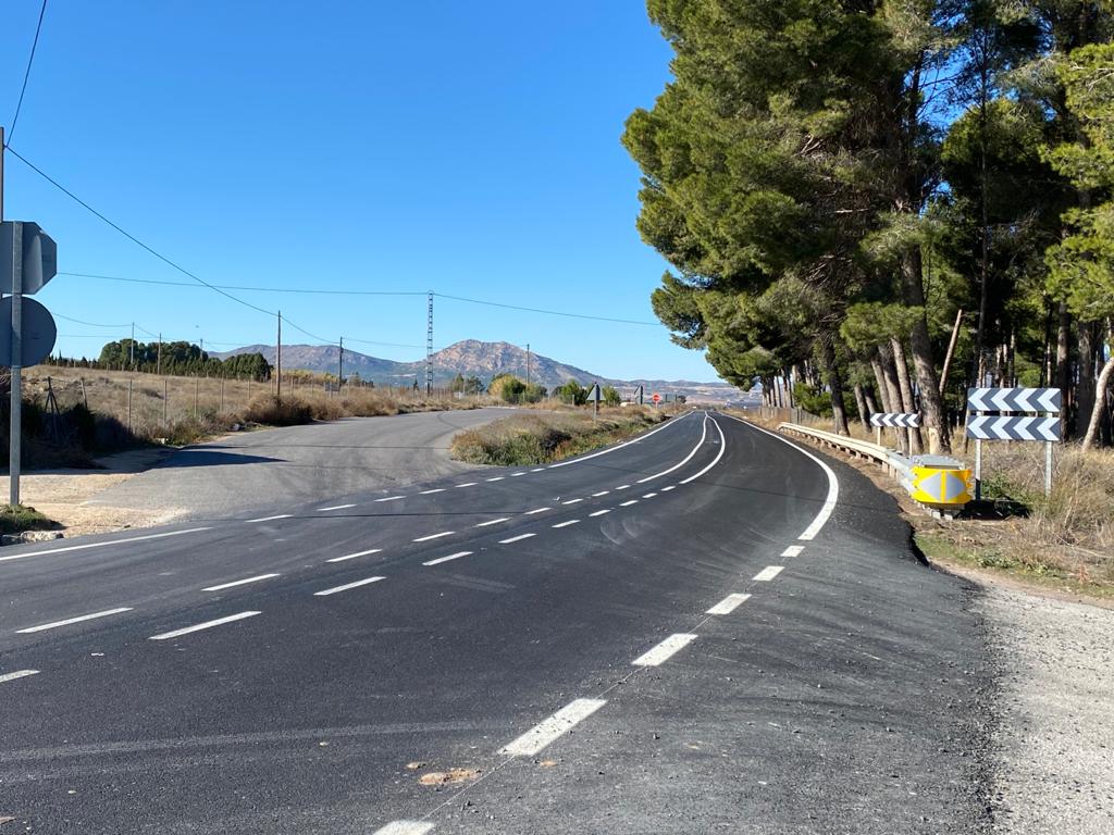 Conselleria finaliza la mejora del pavimento de la carretera Villena-Caudete