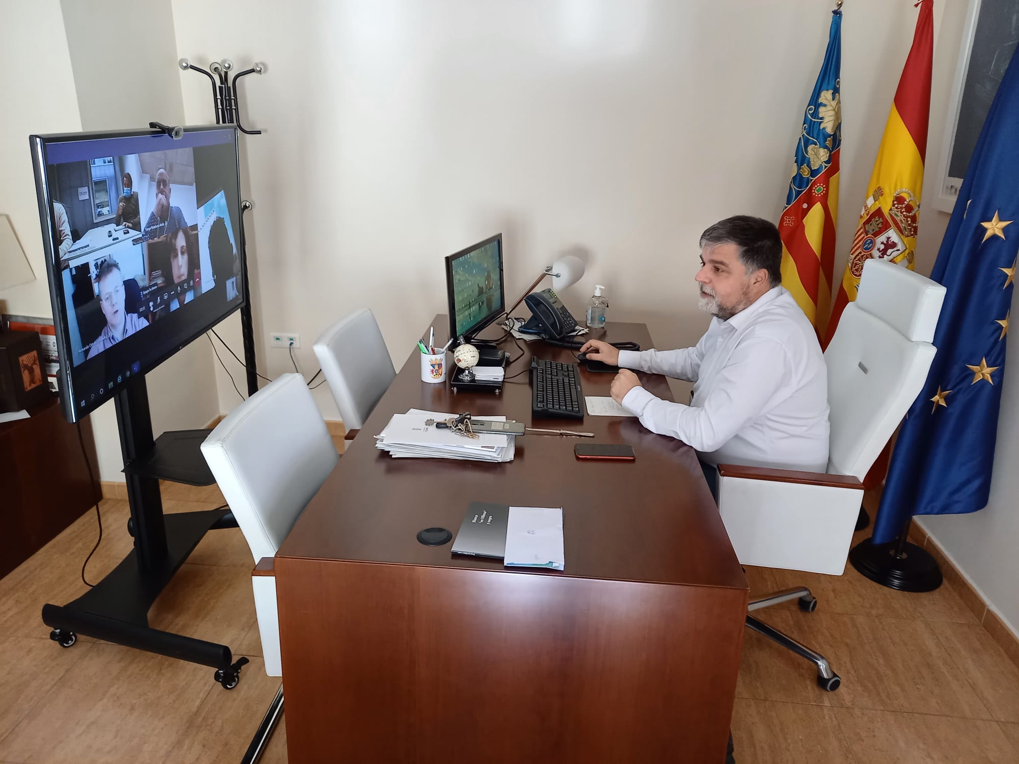 El Comisionado del Gobierno para el Corredor Mediterráneo  reconoce las ventajas del Puerto Seco en Villena