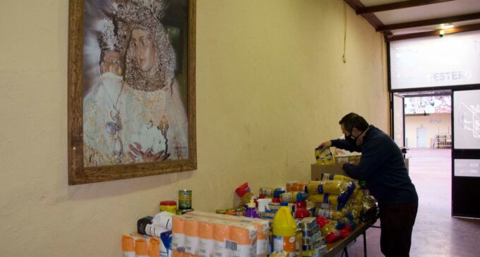 La Junta Mayor de Cofradías y entidades festeras recogen 4.000 kilos de alimentos y productos para Cáritas y Cruz Roja