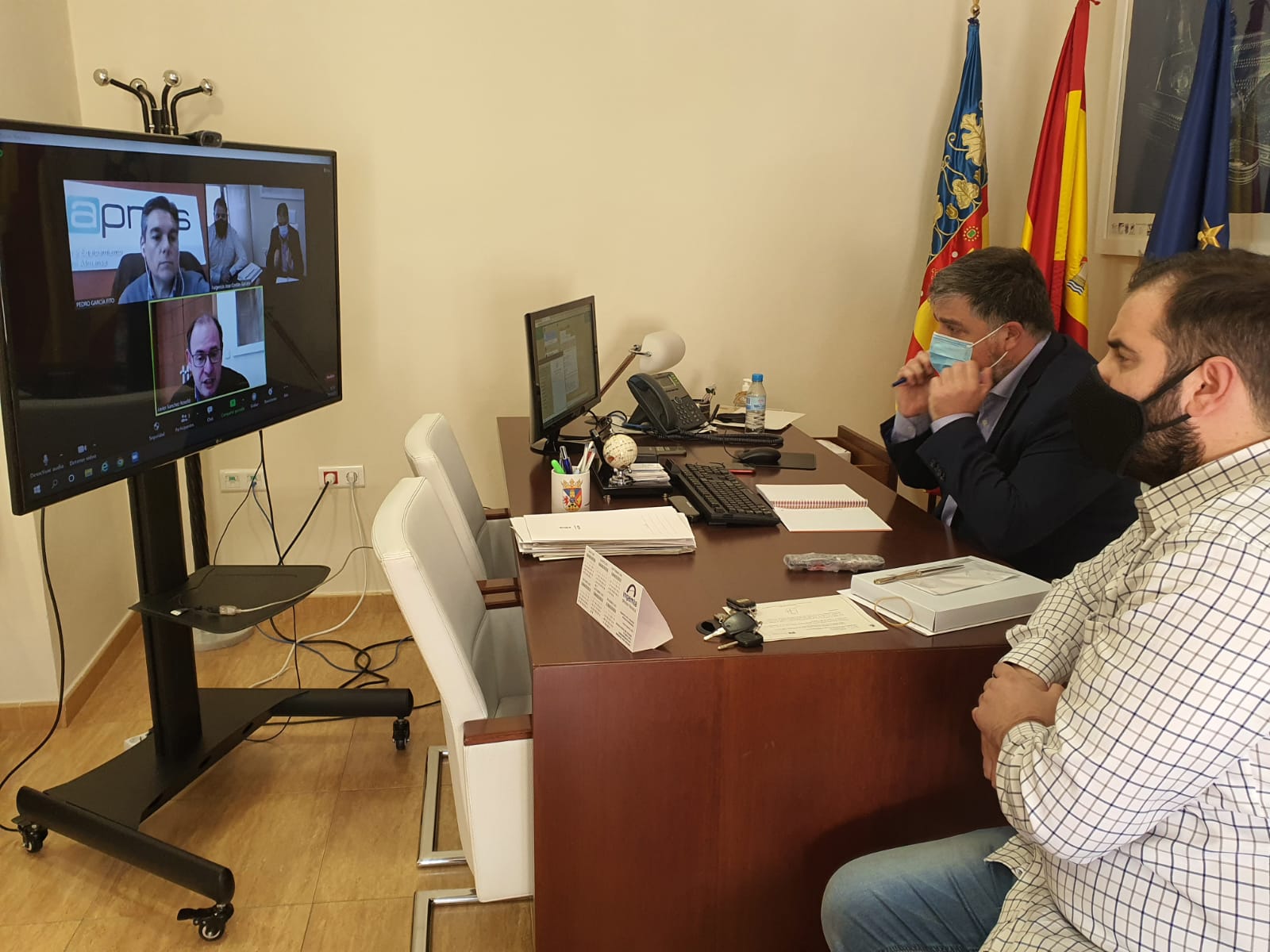 El alcalde de Villena explica a su homólogo de Almansa las oportunidades que creará el Puerto Seco