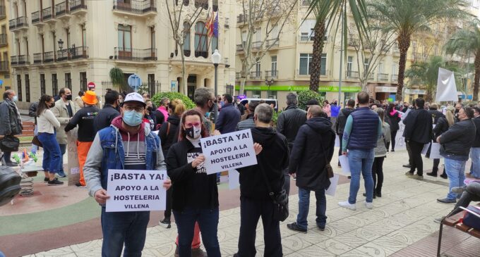 Hosteleros de Villena denuncian en Alicante la “ruina” del sector
