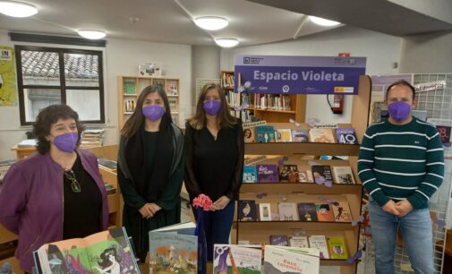 Las bibliotecas de Villena inauguran sus ‘espacios violetas’